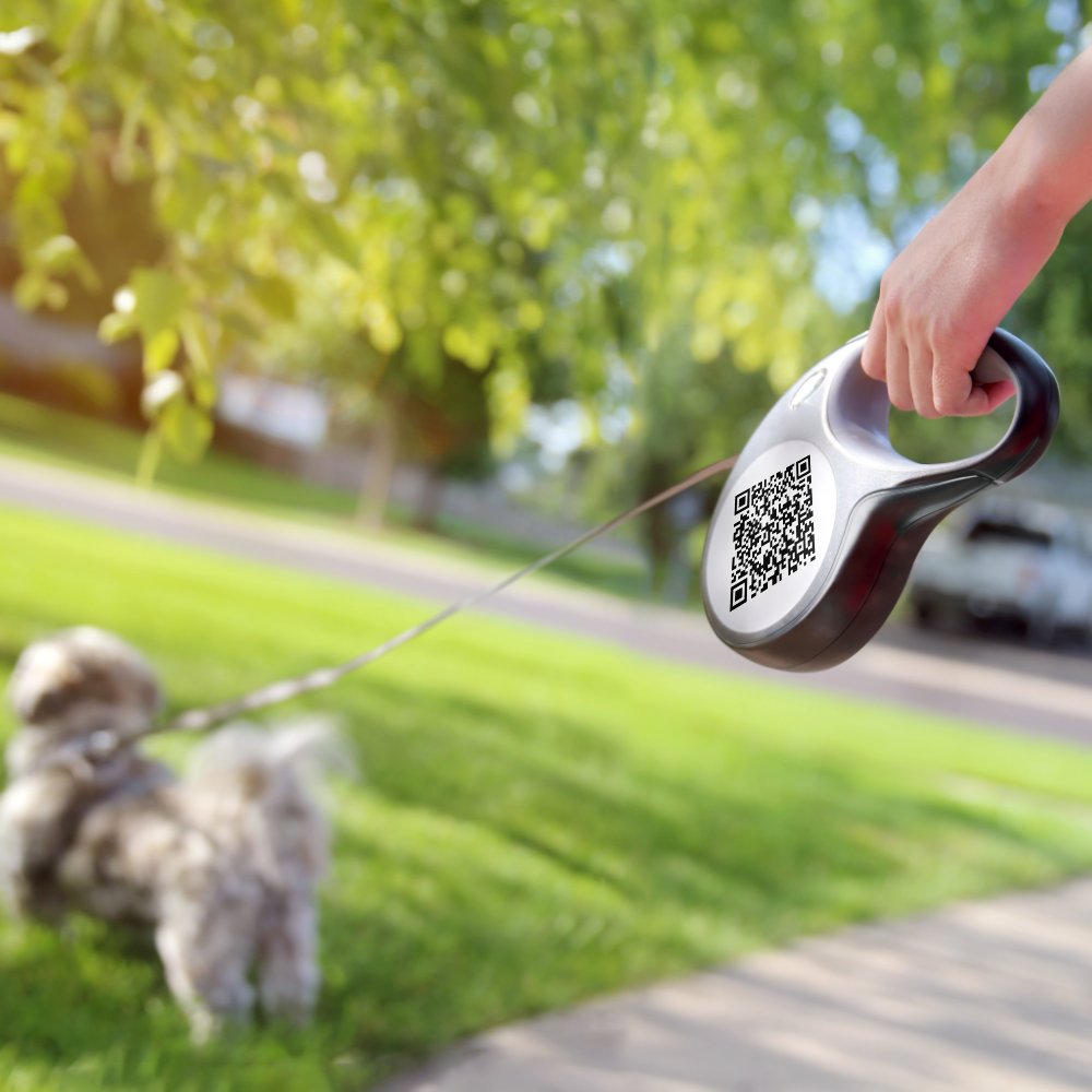Retractable Leash Featuring Your Pet’s QR Info